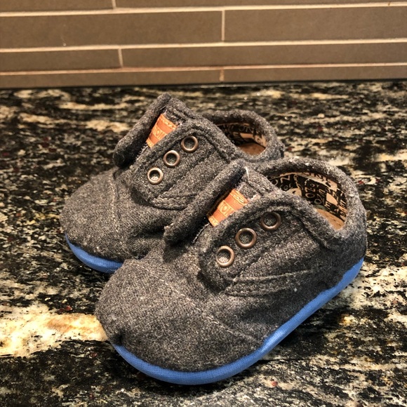 TOMS 3T - Picture 2 of 6